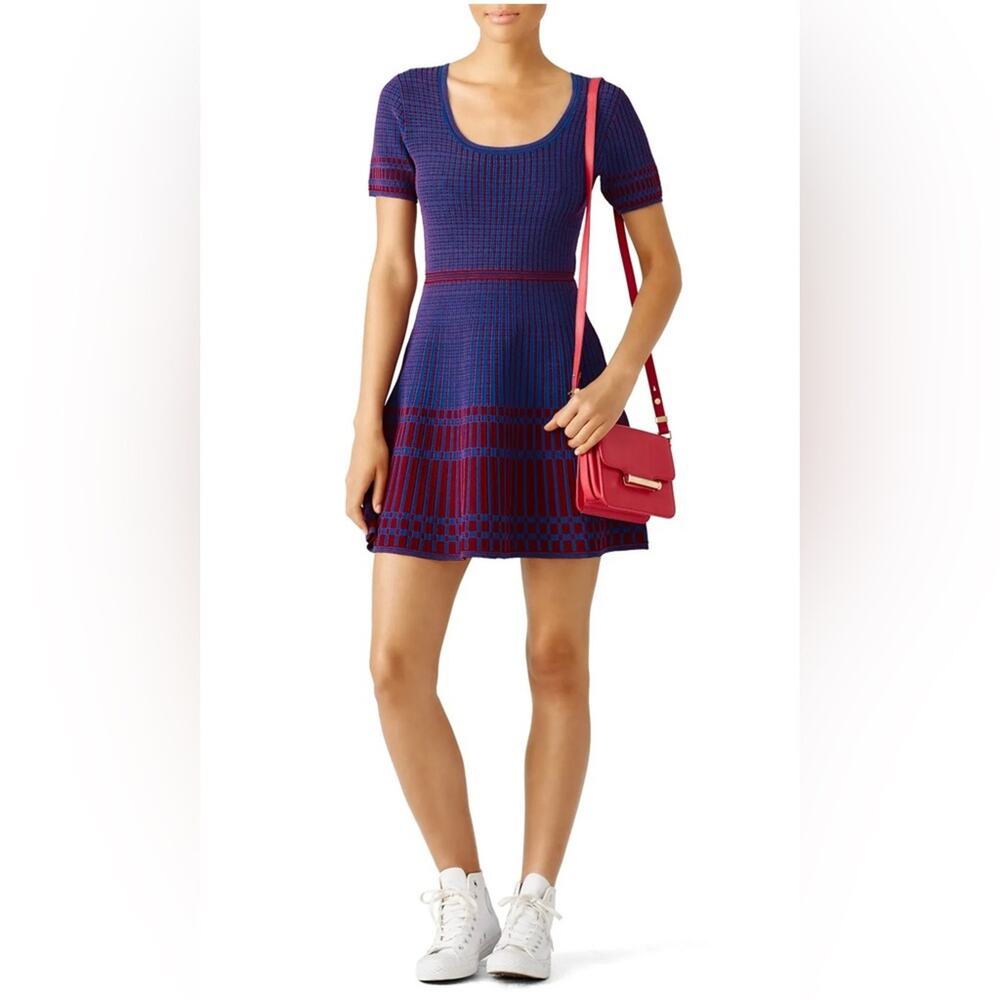 Diane Von Furstenberg Knit Short Sleeve Dress Size Medium